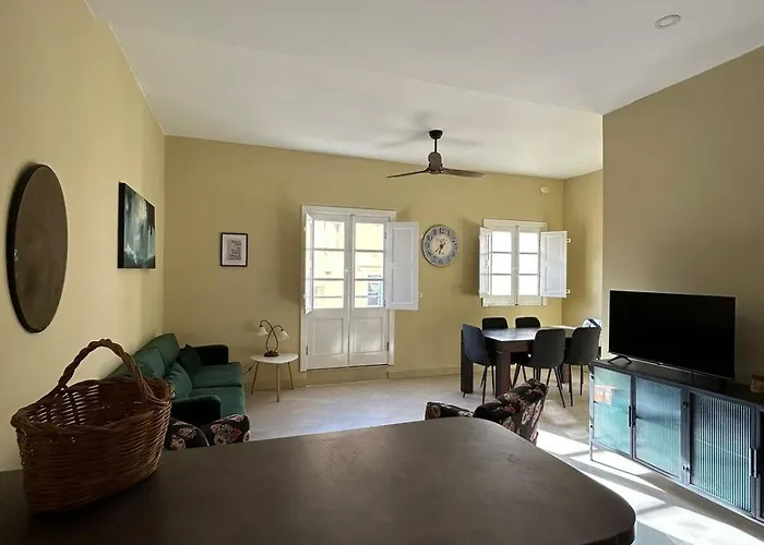 Apartment Valletta Is 5 Minute Ferry Ride Away - Sunny Sliema