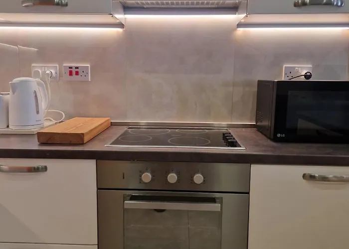 Valletta Is 5 Minute Ferry Ride Away - Sunny Apartment Sliema