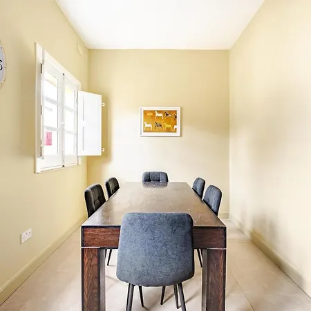 Valletta Is 5 Minute Ferry Ride Away - Sunny Апартаменты *