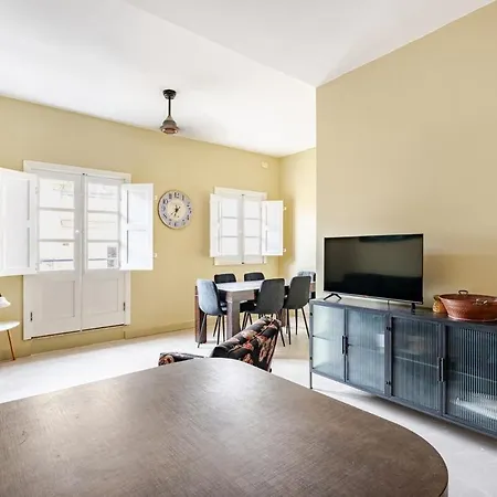 Valletta Is 5 Minute Ferry Ride Away - Sunny Appartement