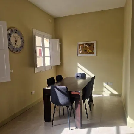 Valletta Is 5 Minute Ferry Ride Away - Sunny * 斯利马