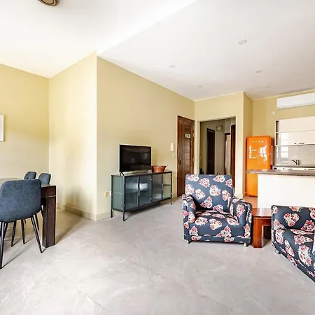 Valletta Is 5 Minute Ferry Ride Away - Sunny Appartement