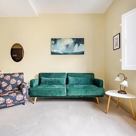 Valletta Is 5 Minute Ferry Ride Away - Sunny *